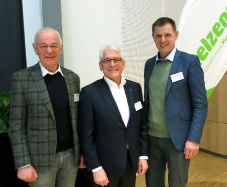 Freuen sich über eine erfolgreiche Veranstaltung: v.l.n.r. Dr. Erwin Hasenpusch (DGfZ), Dr. Theo Hölscher (Uelzener Versicherungen), Prof. Dr. Georg Thaller (Uni Kiel)