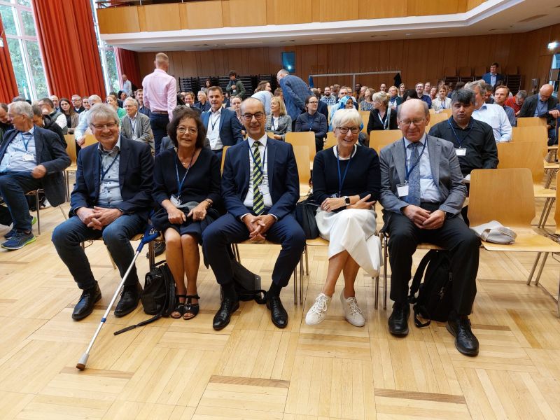 v.l.n.r. Prof. Dr. Ralf Waßmuth, Dr. Johanne Waßmuth (geehrt mit der Adolf-Köppe-Nadel), Prof. Dr. Kay-Uwe Götz (geehrt mit der Hermann-von-Nathusius-Medaille), Petra Götz,  Dr. Hans Ableiter (geehrt mit der Adolf-Köppe-Nadel)